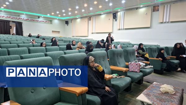 دوره آموزشی خبرنگاران ارشد مدارس دخترانه کاشمر 