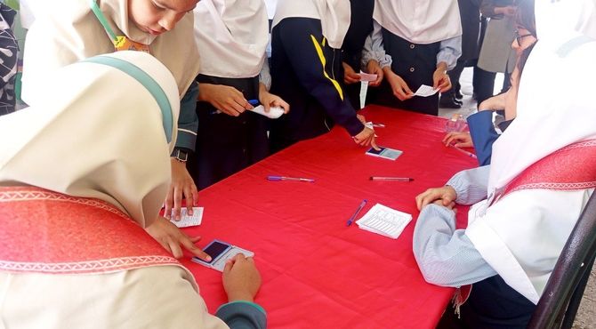 انتخابات شورای دانش آموزی در دبستان سمیه