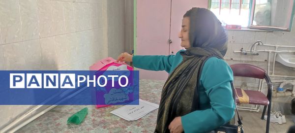 برگزاری انتخابات انجمن اولیا و مربیان در مدرسه شهید خاقانی شهرستان شیروان