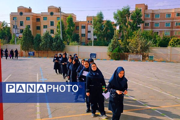المپیاد و کارسوق هندسه در مدرسه فرزانگان 2 شهر پرند 