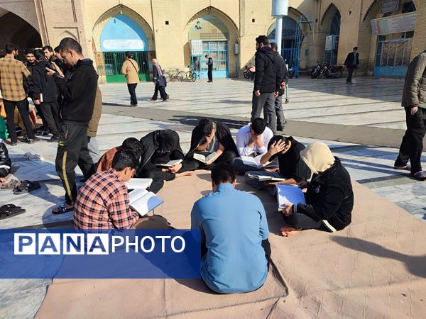 سه روز بندگی  در مسجد جامع نیشابور