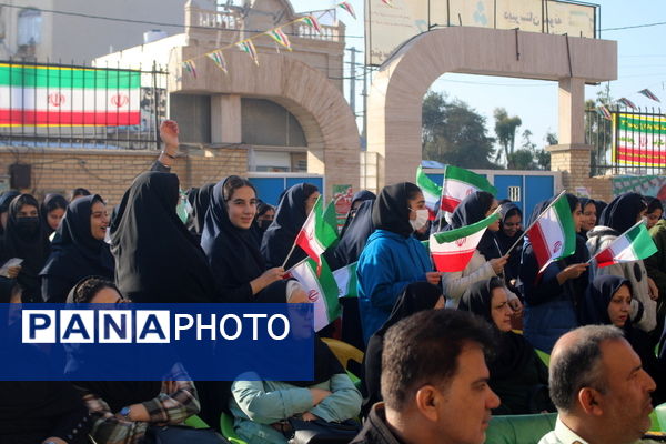 نواخته‌شدن زنگ انقلاب در مدارس استان بوشهر 