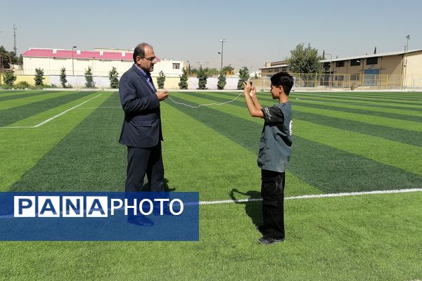 آیین افتتاح زمین‌های چمن مصنوعی آموزش و پرورش ناحیه ۳شیراز 