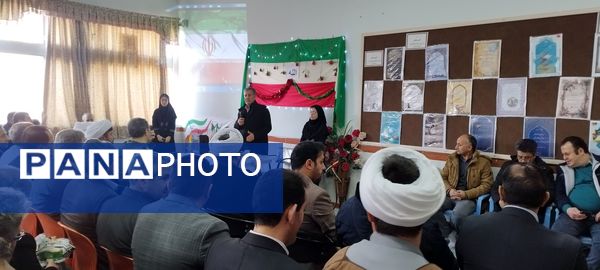زنگ انقلاب در  مدارس شهرستان ملکان به صدا درآمد