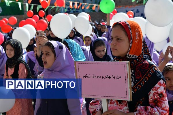 جشن میلاد حضرت زینب(س) با حضور مادر پرستار در دبستان علویان بهارستاندو