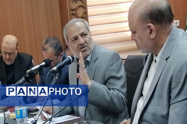 نشست مشترک اعضای کمیسیون آموزش و تحقیقات مجلس، مدیران آموزش و پررش استان خراسان رضوی و وزیر آموزش وپرورش در مشهد