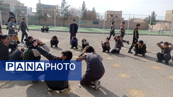مانور زلزله در دبستان شهید پسندیده فدافن  