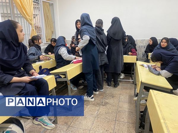 برگزاری انتخابات شورای دانش آموزی در دبیرستان مطهره ناحیه ۶