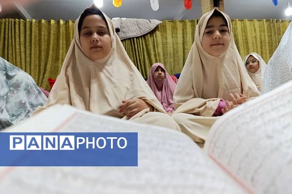 ورود دانش‌ آموزان دختر ناحیه دو شهرری به مراسم معنوی اعتکاف 