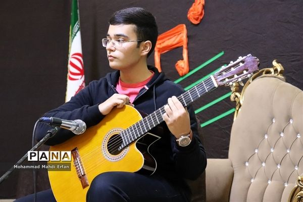 جشنواره موسیقی دانش‌آموزان آباده