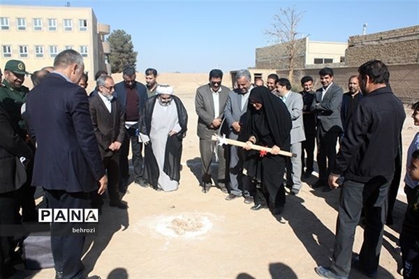 کلنگ زنی مجتمع آموزشی توحید در شهر بفروئیه میبد