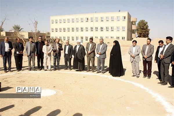 کلنگ زنی مجتمع آموزشی توحید در شهر بفروئیه میبد