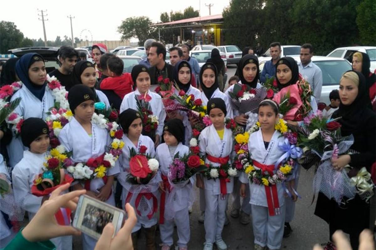کسب۲۱ مدال رنگین توسط بانوان کاراته کار شهرستان امیدیه در مسابقات کشوری