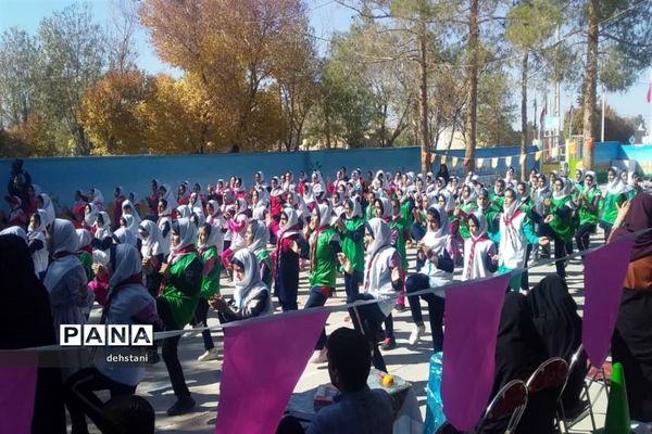 المپیاد ورزشی درون مدرسه‌ای درخاتم