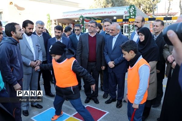 بازدید  وزیر آموزش و پرورش از آموزشگاه باقریه منطقه تبادکان