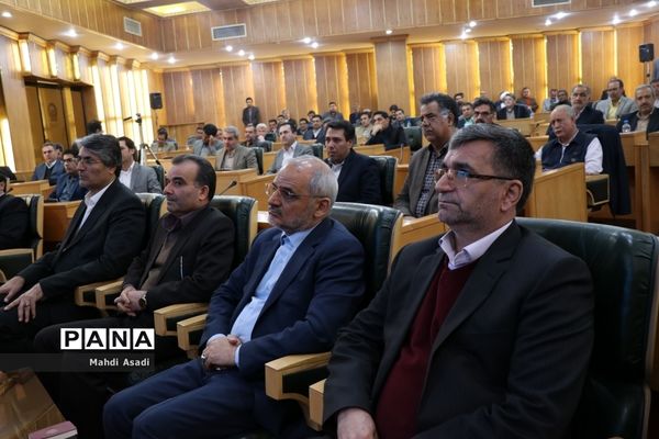 نشست صمیمانه وزیر آموزش و پرورش با جمعی از فرهنگیان خراسان رضوی