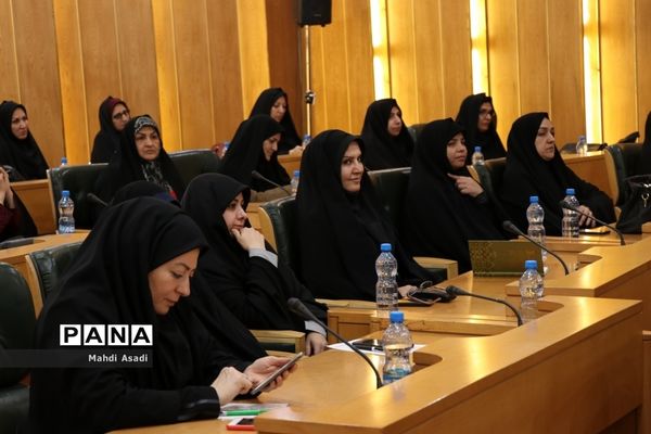 نشست صمیمانه وزیر آموزش و پرورش با جمعی از فرهنگیان خراسان رضوی