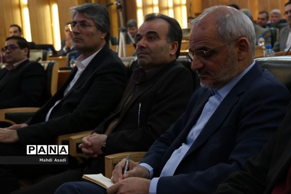 نشست صمیمانه وزیر آموزش و پرورش با جمعی از فرهنگیان خراسان رضوی