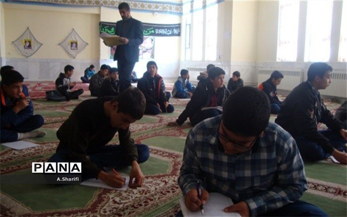 برگزاری مسابقات قرآنی رنگی تازه به مدرسه بخشید