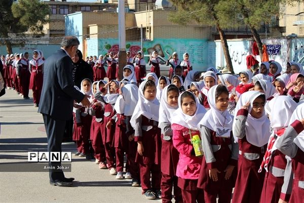 بازدید مشاور رئیس سازمان دانش آموزی کشور از مدرسه تمام تشکیلاتی  شهدای خیبر در شهرستان مرودشت