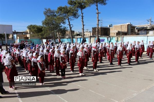 بازدید مشاور رئیس سازمان دانش آموزی کشور از مدرسه تمام تشکیلاتی  شهدای خیبر در شهرستان مرودشت