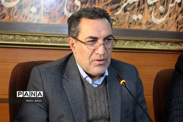 نشست خبری مدیرکل و معاون سوادآموزی آموزش و پرورش استان فارس به‌مناسبت آغاز هفته سواد‌آموزی