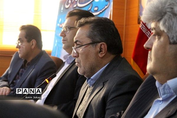 نشست خبری مدیرکل و معاون سوادآموزی آموزش و پرورش استان فارس به‌مناسبت آغاز هفته سواد‌آموزی