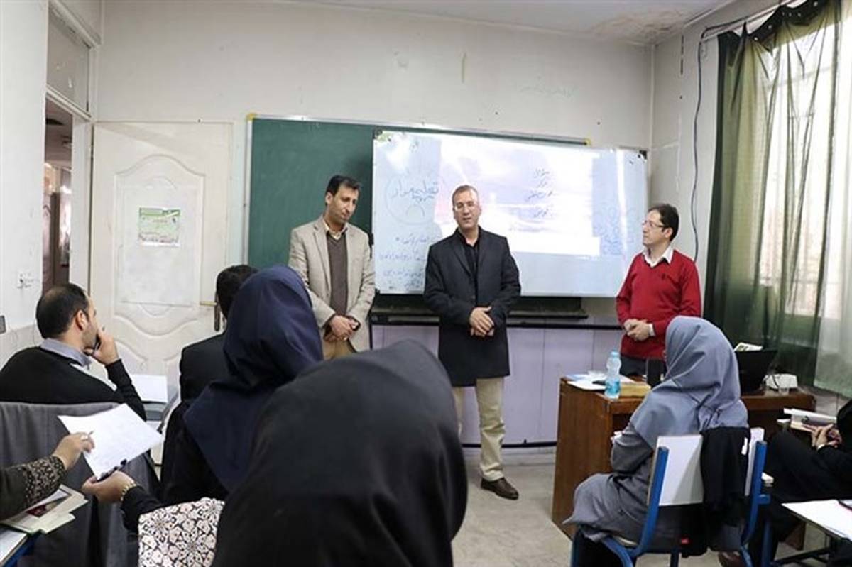 برگزاری  دوره‌ یادگیری راهبران آموزش ابتدایی مناطق ۲۱ گانه شهرستان های استان تهران