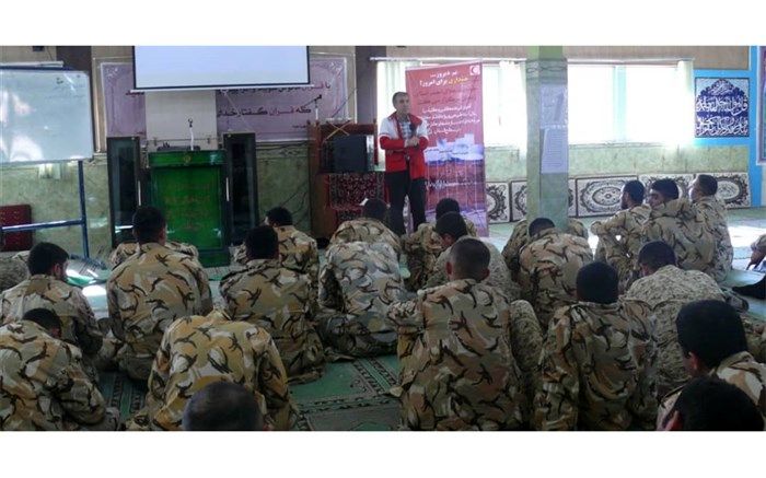 ارائه آموزش کمک های اولیه هلال احمر زنجان به سربازان ارتش
