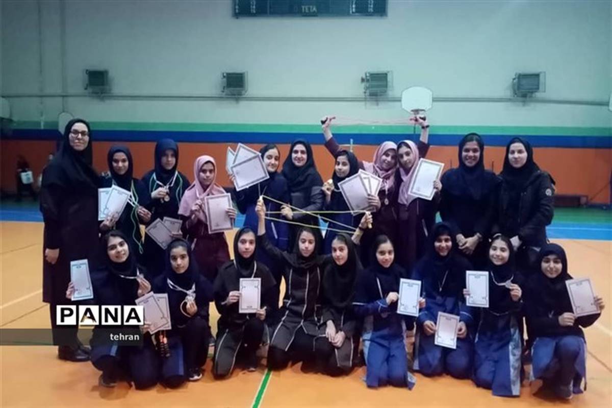 برگزاری مسابقات طناب زنی دختران منطقه11