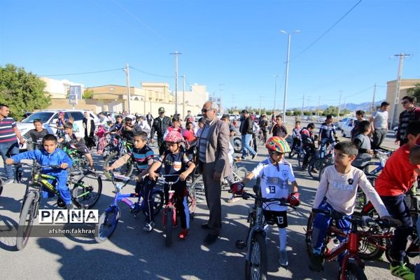 برگزاری اولین دوره المپیاد دوچرخه سواری دانش آموزی در  شهرستان خنج