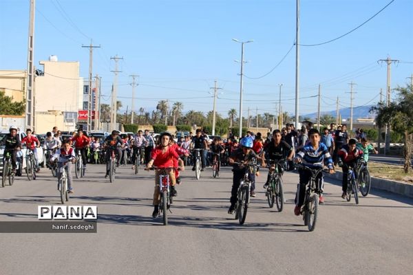 برگزاری اولین دوره المپیاد دوچرخه سواری دانش آموزی در  شهرستان خنج