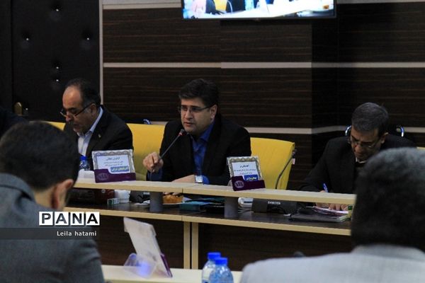نشست صمیمی وزیرآموزش وپرورش با معاونان توسعه مدیریت و پشتیبانی ادارات آموزش و پرورش استان‌های سراسر کشور در تبریز
