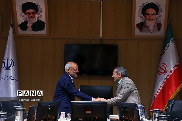 دیدار مدیران سازمان دانش‌آموزی استان‌های سراسر کشور با وزیر آموزش و پرورش