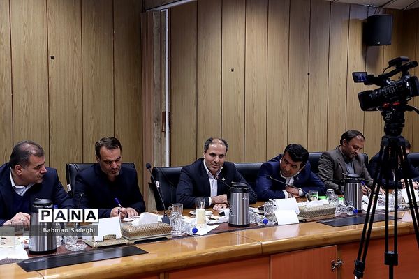 دیدار مدیران سازمان دانش‌آموزی استان‌های سراسر کشور با وزیر آموزش و پرورش