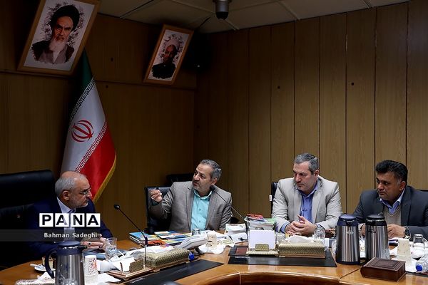 دیدار مدیران سازمان دانش‌آموزی استان‌های سراسر کشور با وزیر آموزش و پرورش