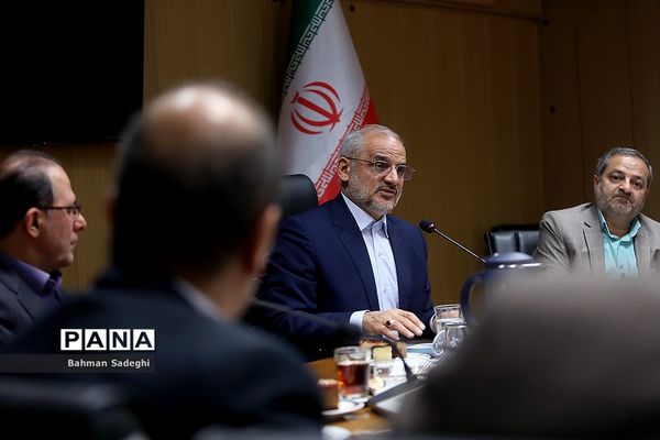 دیدار مدیران سازمان دانش‌آموزی استان‌های سراسر کشور با وزیر آموزش و پرورش