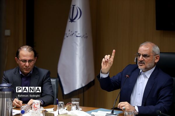 دیدار مدیران سازمان دانش‌آموزی استان‌های سراسر کشور با وزیر آموزش و پرورش