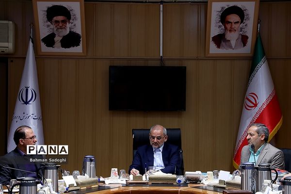 دیدار مدیران سازمان دانش‌آموزی استان‌های سراسر کشور با وزیر آموزش و پرورش