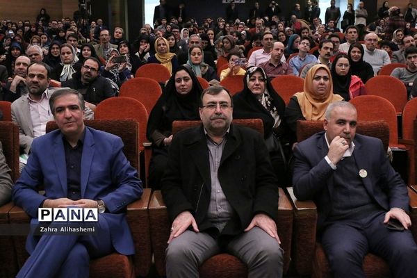 مراسم تجلیل از برگزیدگان المپیادهای جهانی و کشوری و رتبه‌های برتر کنکور