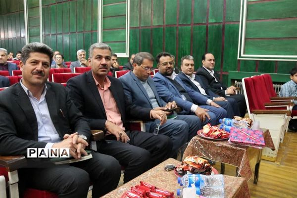 همایش تخصصی مدیران دبستان‌های یزد