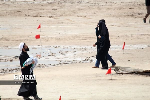 دعوت نامه خانه خورشید تو را به مهمانی خاک ها می خواند