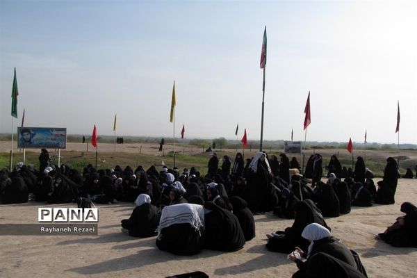 دعوت نامه خانه خورشید تو را به مهمانی خاک ها می خواند