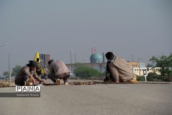 دعوت نامه خانه خورشید تو را به مهمانی خاک ها می خواند