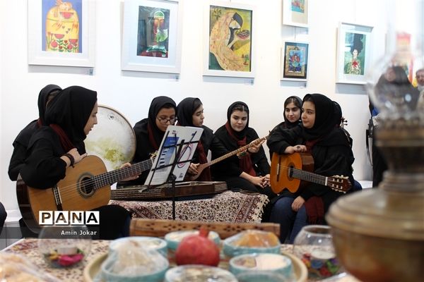 برپایی نمایشگاه  هنرجویان هنرستان هنر و اندیشه  شیراز