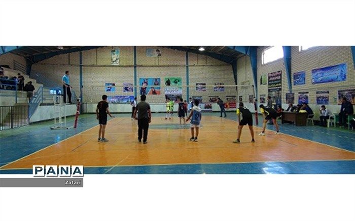 برگزاری مسابقات والیبال نوجوانان"جام یلدا" درفاروج