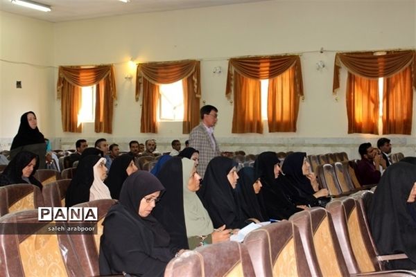 جلسه مدیران مدارس نواحی 1و2 در خصوص پایگاه سلامت دانش آموزی در کرمان