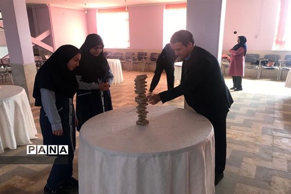 برگزاری المپیاد دانش آموزی بازی های فکری سرگرمی در ناحیه 3 شیراز