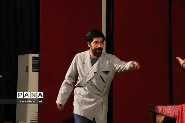 اجرای تئاتر لیگ قهرمانان در ساری
