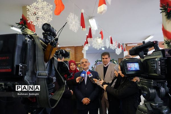 حضور وزیر آموزش و پرورش در جمع دانش آموزان ارامنه